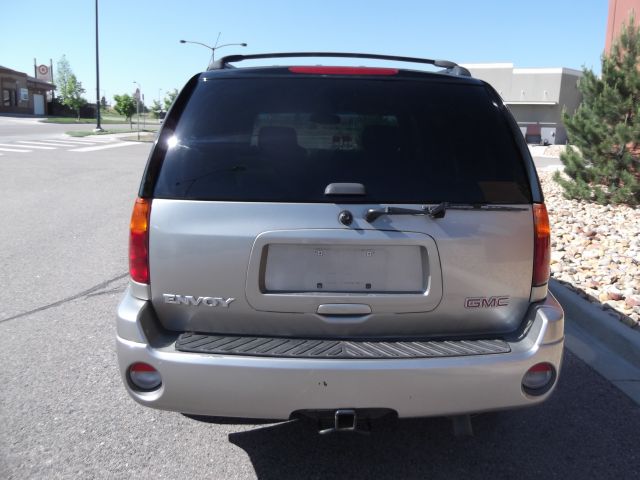 GMC Envoy 2003 photo 13