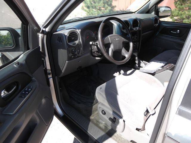 GMC Envoy 2003 photo 14