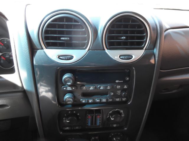 GMC Envoy 2003 photo 17