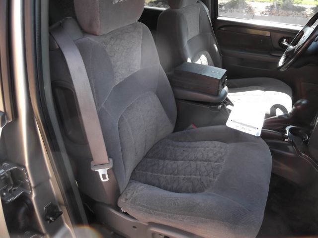 GMC Envoy 2003 photo 18