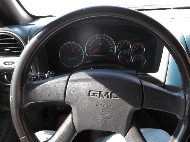 GMC Envoy 2003 photo 21