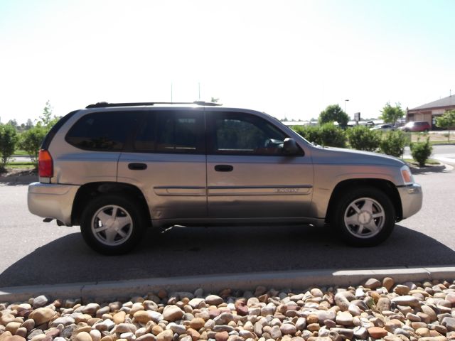 GMC Envoy 2003 photo 3