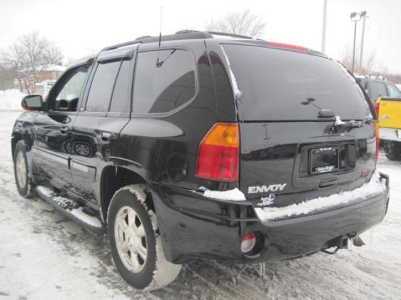 GMC Envoy 2003 photo 2