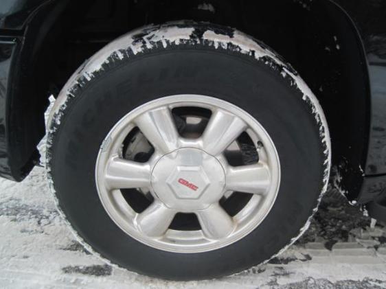 GMC Envoy 2003 photo 4