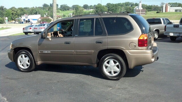 GMC Envoy 2003 photo 2