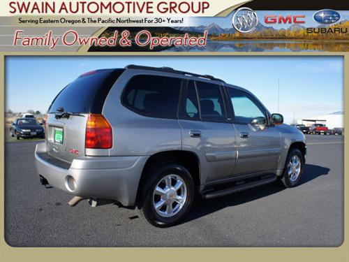 GMC Envoy 2003 photo 2