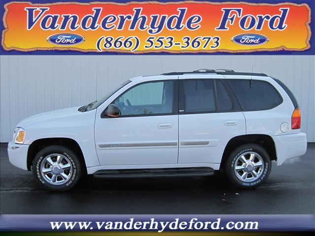 GMC Envoy 2003 photo 1