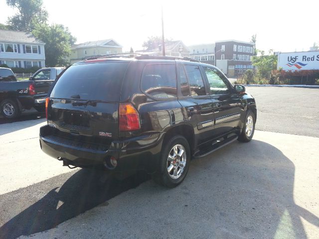 GMC Envoy 2003 photo 1