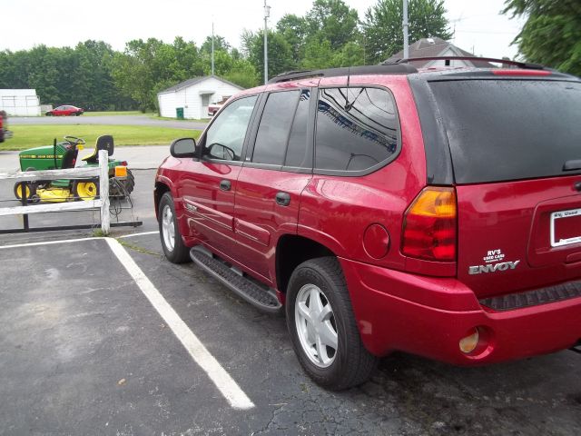 GMC Envoy 2003 photo 11