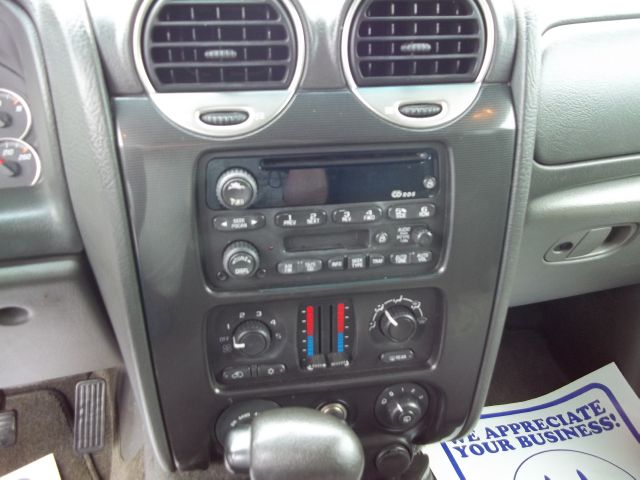 GMC Envoy 2003 photo 19