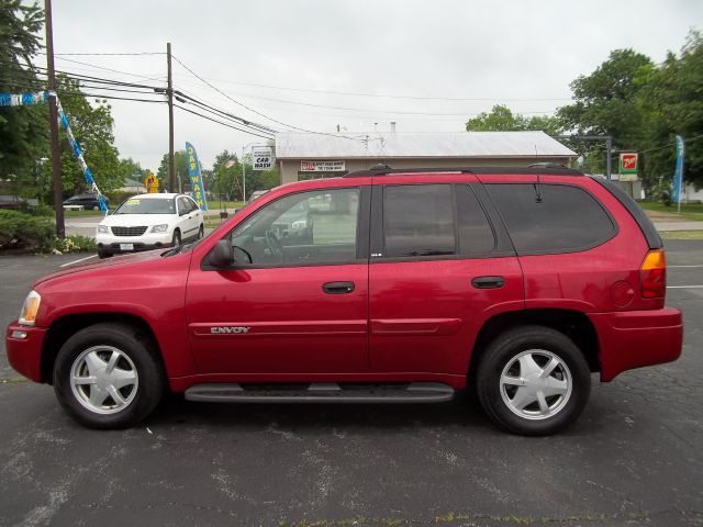 GMC Envoy 2003 photo 2
