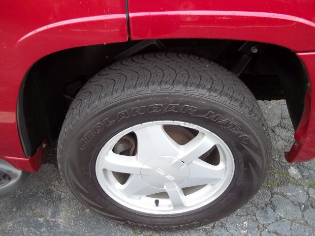 GMC Envoy 2003 photo 20