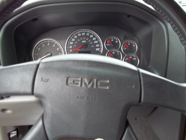 GMC Envoy 2003 photo 21