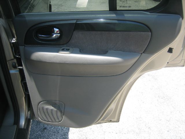 GMC Envoy 2003 photo 10