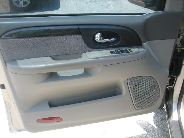 GMC Envoy 2003 photo 14