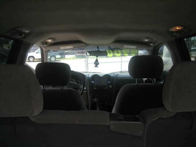 GMC Envoy 2003 photo 9