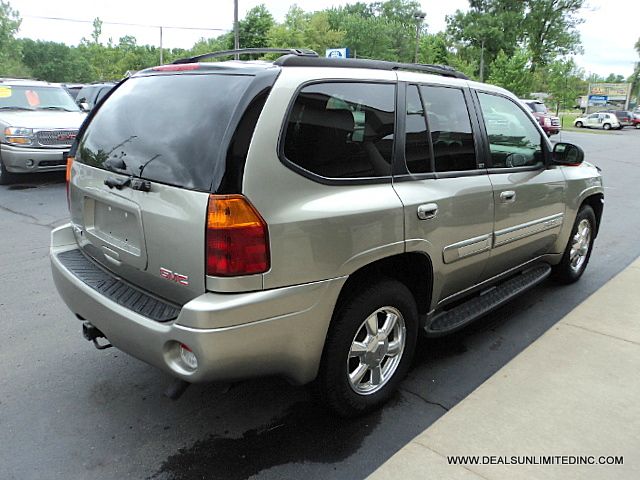 GMC Envoy 2003 photo 1