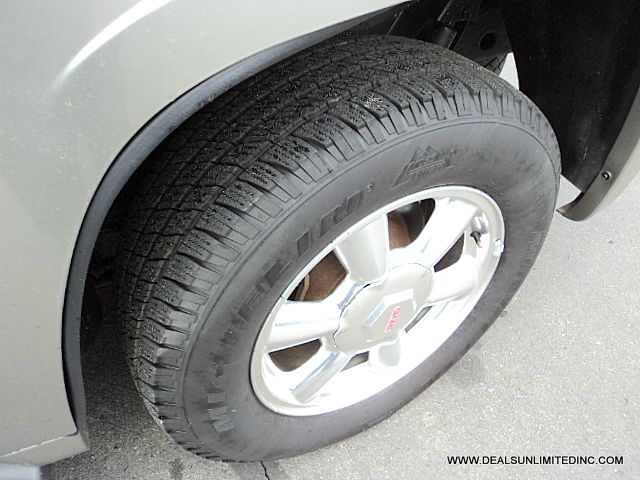 GMC Envoy 2003 photo 10