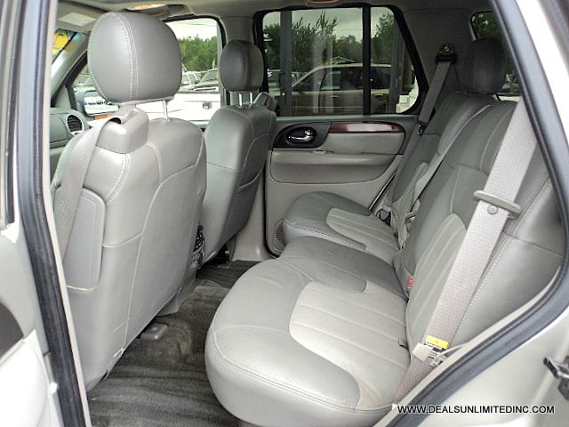 GMC Envoy 2003 photo 16