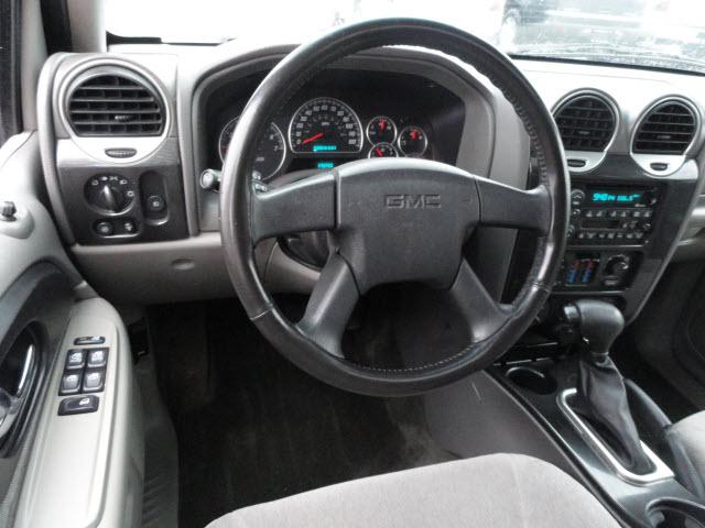 GMC Envoy 2003 photo 5