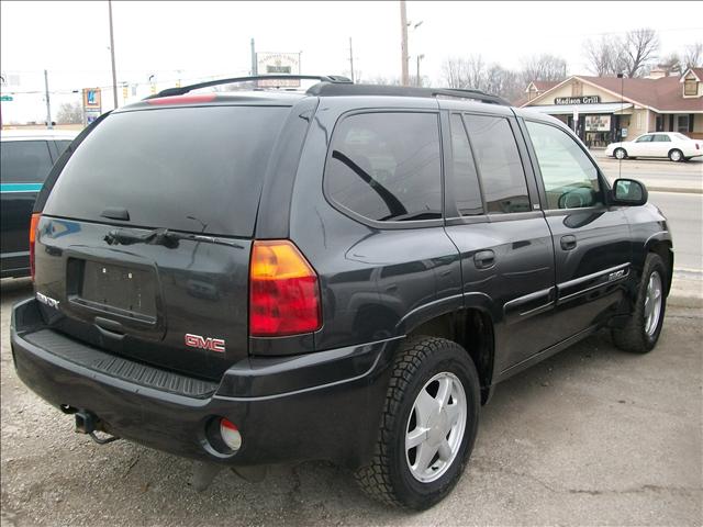 GMC Envoy 2003 photo 2