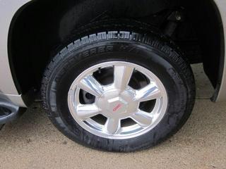 GMC Envoy 2003 photo 2