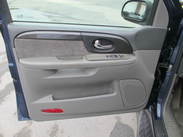 GMC Envoy 2003 photo 1