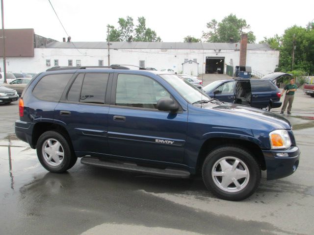 GMC Envoy 2003 photo 3