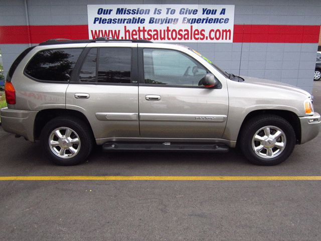 GMC Envoy 2003 photo 2