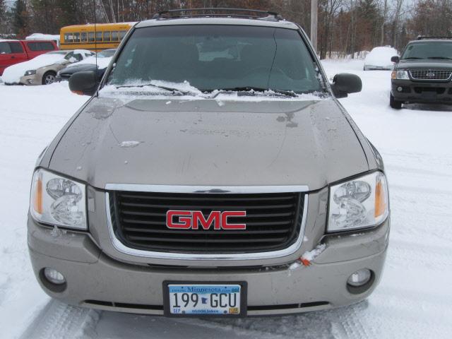 GMC Envoy 2003 photo 2