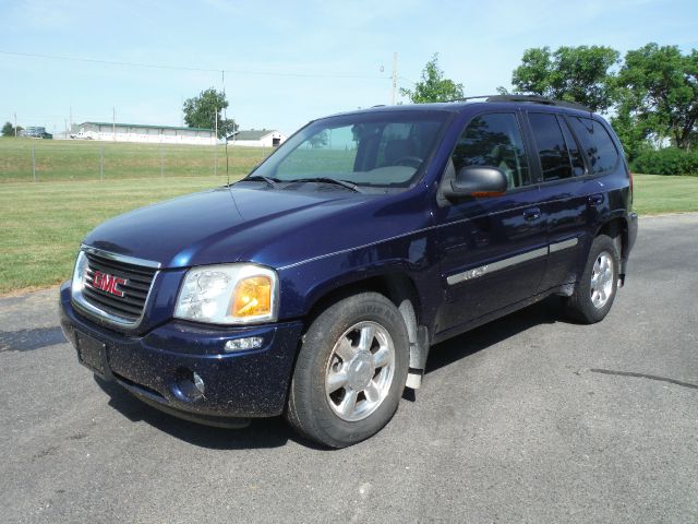 GMC Envoy 2003 photo 2