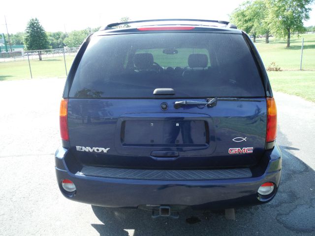 GMC Envoy 2003 photo 3