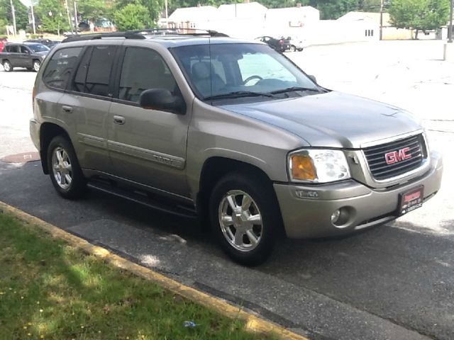 GMC Envoy 2003 photo 1