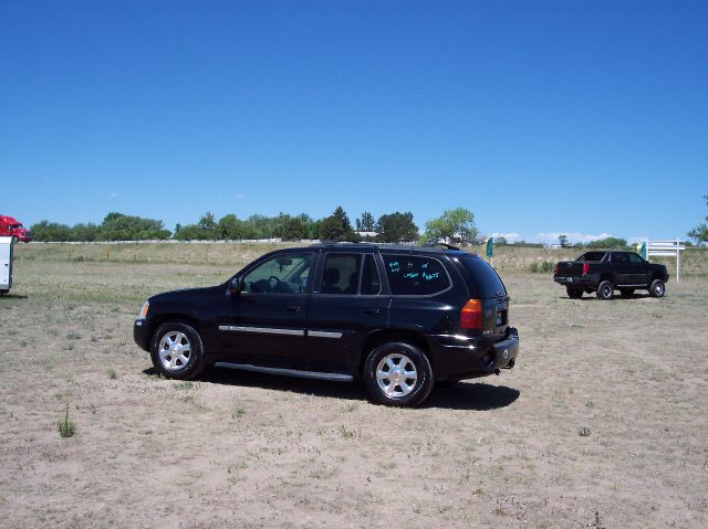 GMC Envoy 2003 photo 1