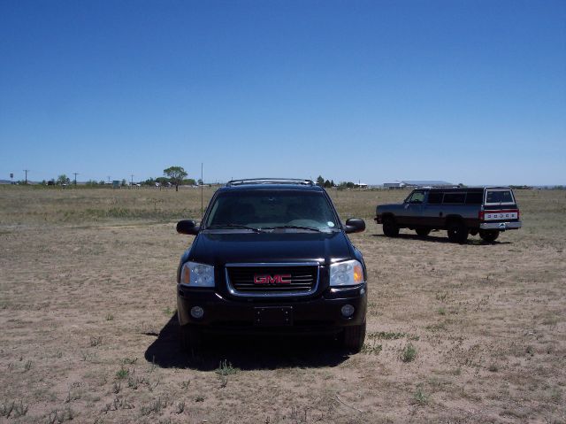 GMC Envoy 2003 photo 2