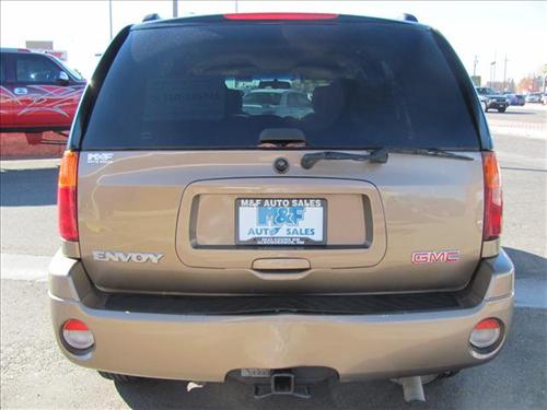 GMC Envoy 2003 photo 2