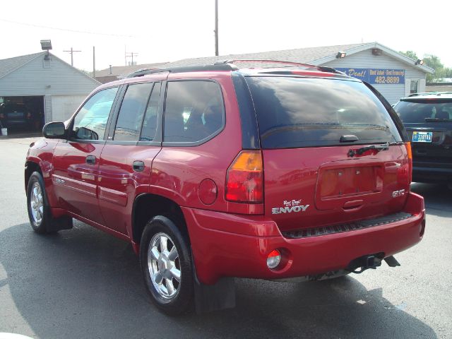 GMC Envoy 2003 photo 3