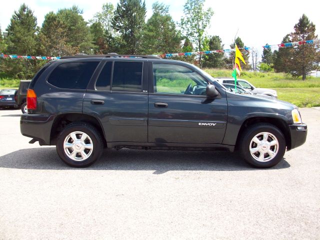 GMC Envoy 2003 photo 1