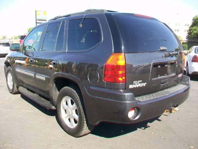 GMC Envoy 2003 photo 3