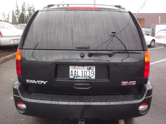 GMC Envoy 2003 photo 3