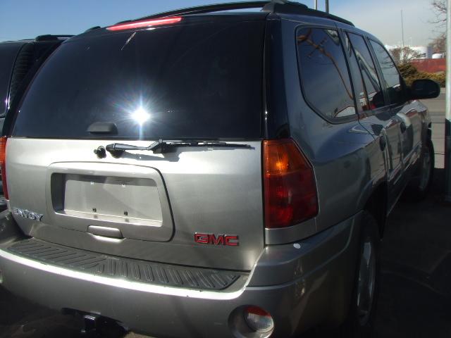 GMC Envoy 2003 photo 2