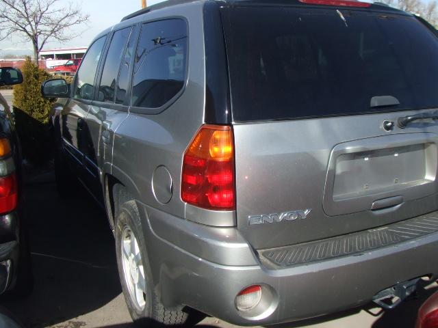 GMC Envoy 2003 photo 3
