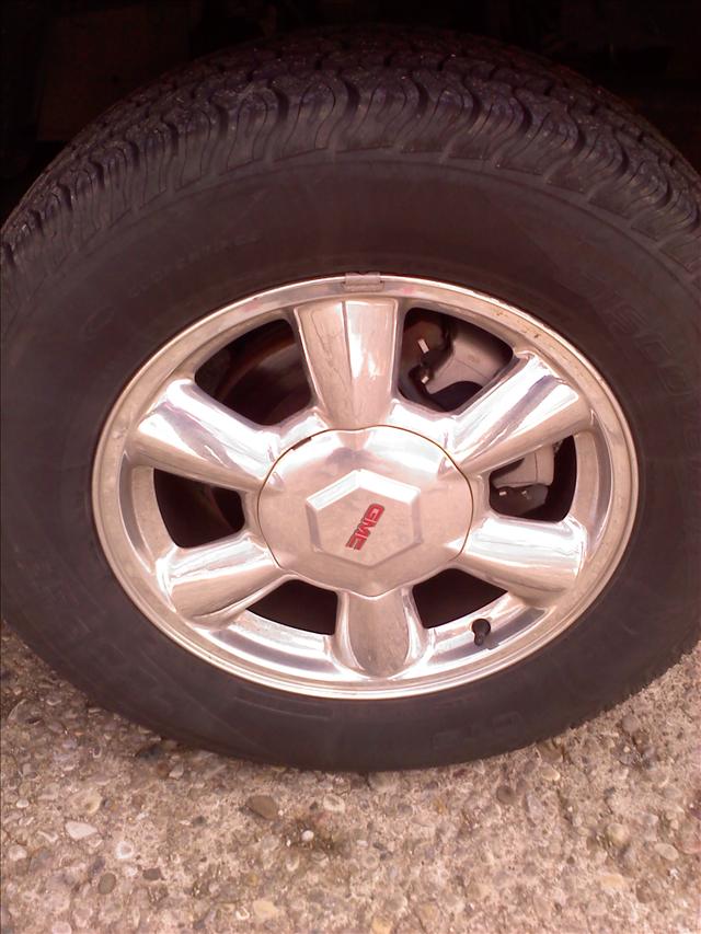 GMC Envoy 2003 photo 2