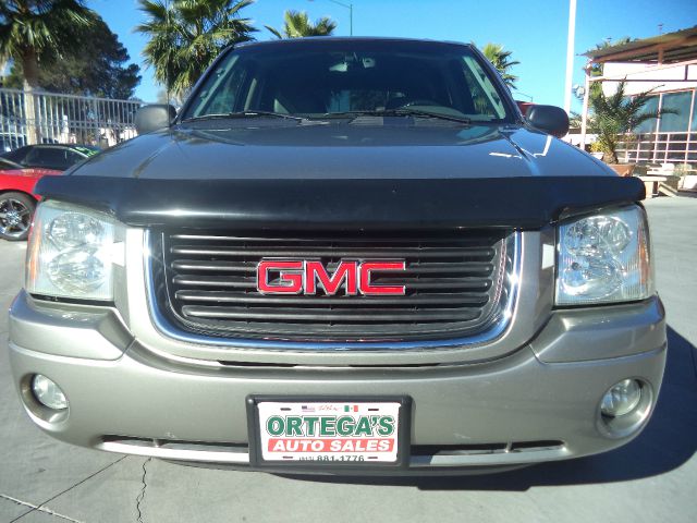 GMC Envoy 2003 photo 1