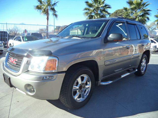 GMC Envoy 2003 photo 2