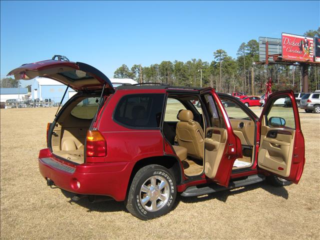 GMC Envoy 2003 photo 2