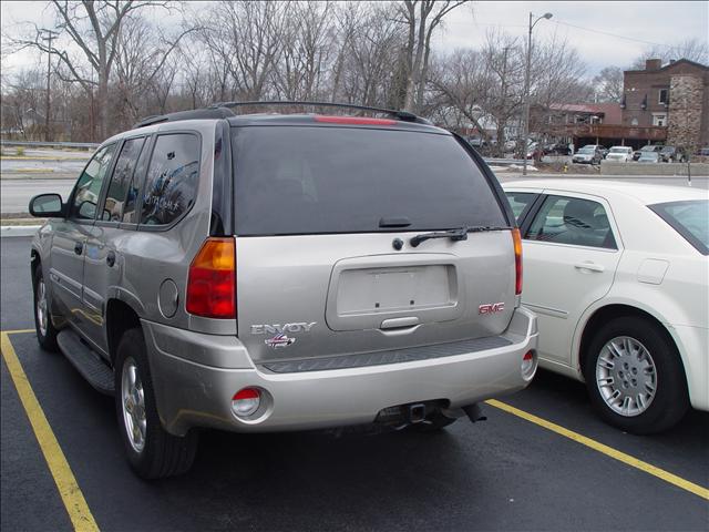 GMC Envoy 2003 photo 1