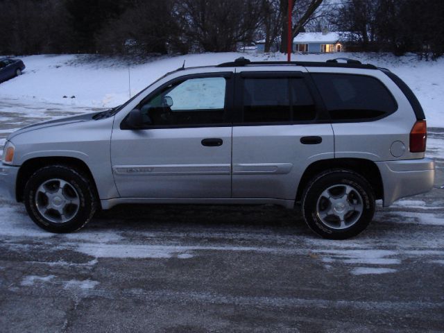 GMC Envoy 2004 photo 1