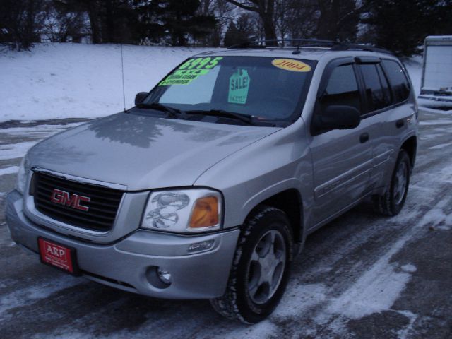 GMC Envoy 2004 photo 2