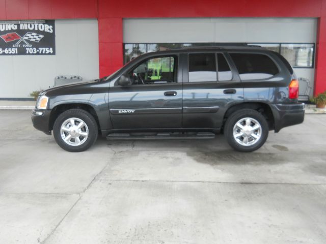 GMC Envoy 2004 photo 4